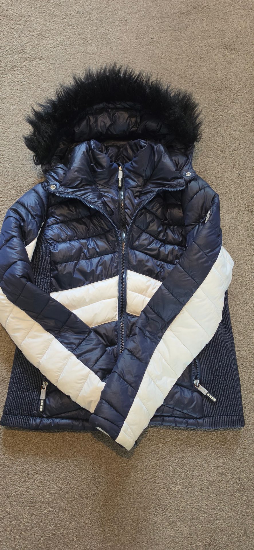 Stunning Superdry Offshore luxe Chevron Fuji jacket size 12/14 💛