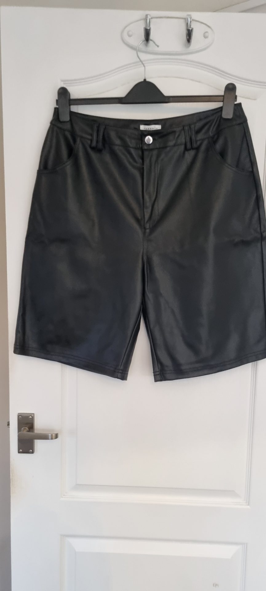 Faux leather knee shorts