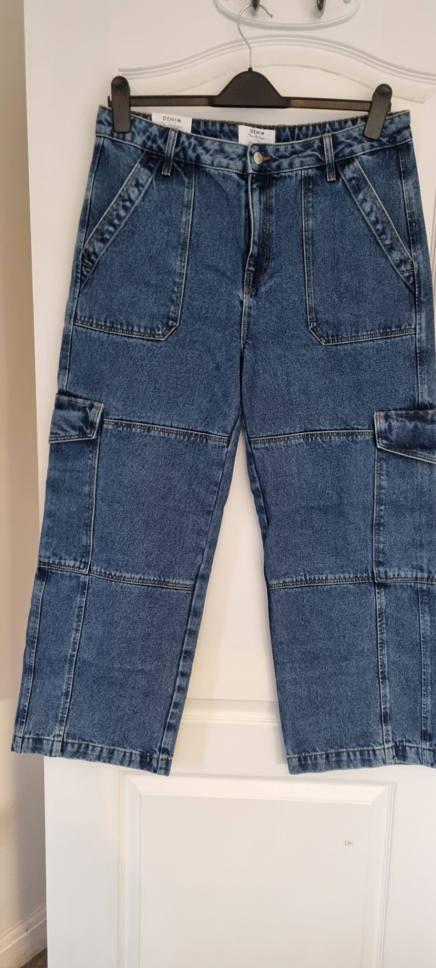 Wide leg cargo jeans