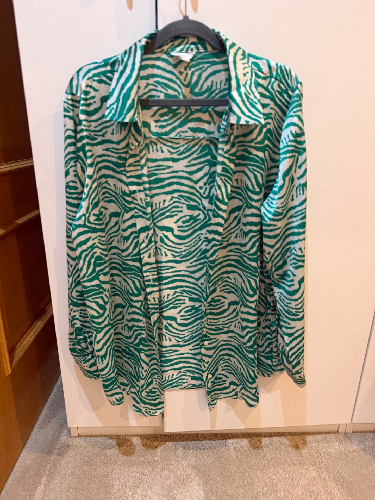 M&co size 14 green and white blouse