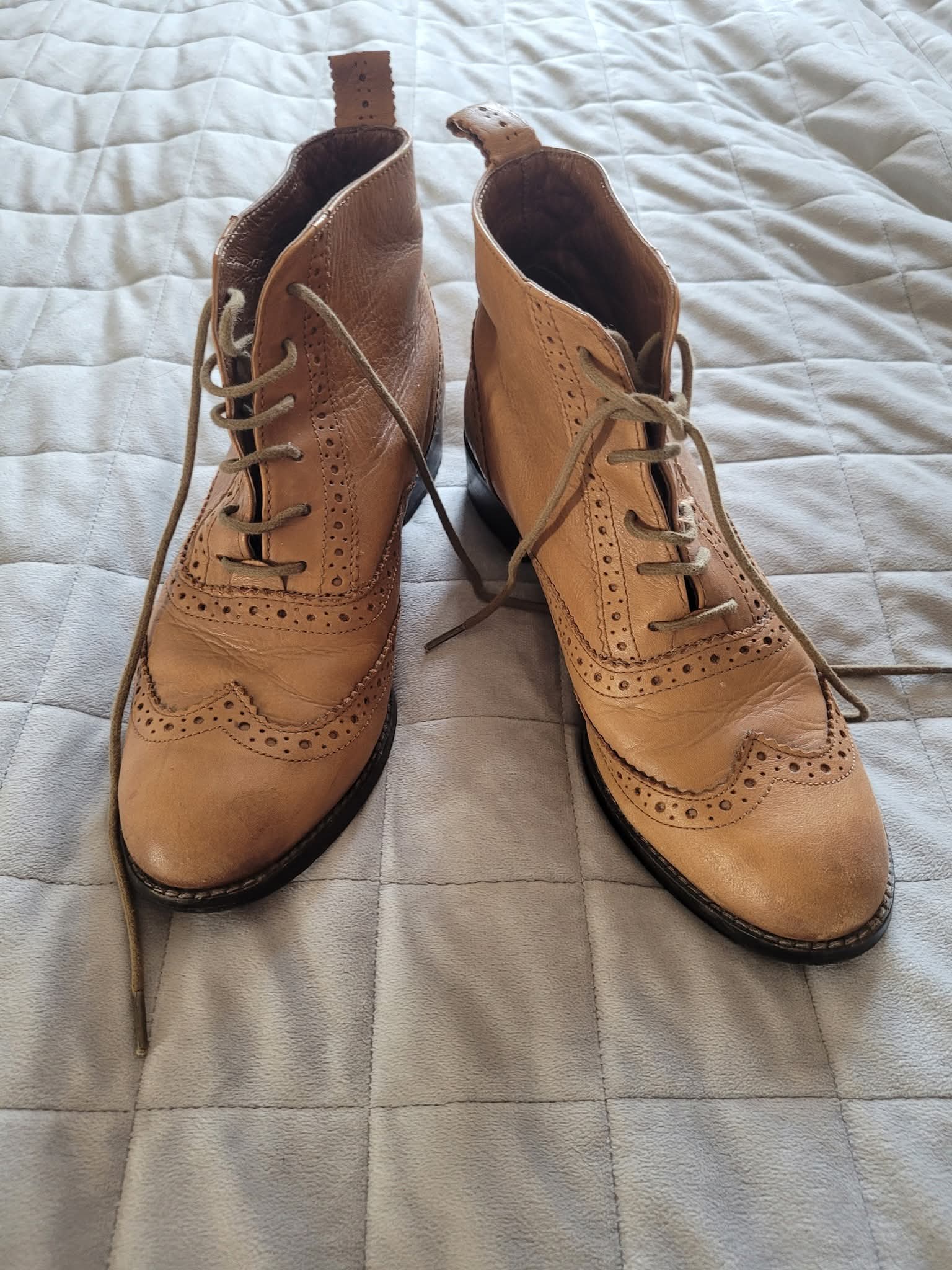 Bertie Leather brogue boots size 6