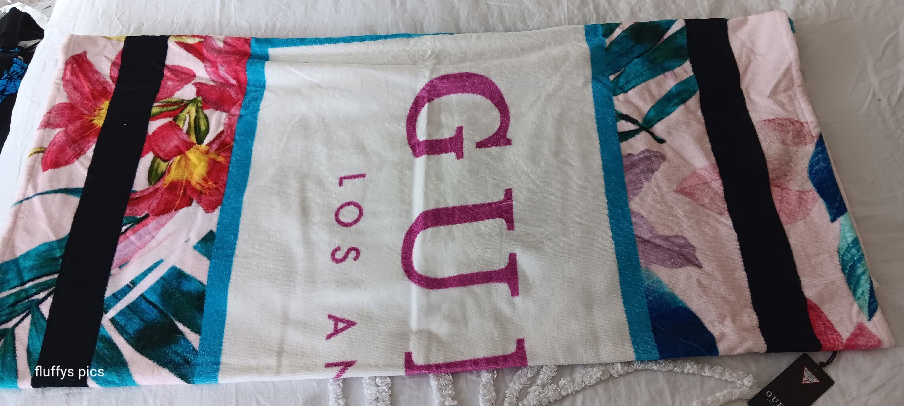 Guess beach towel