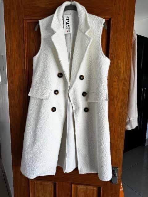 Winter white boucle gilet