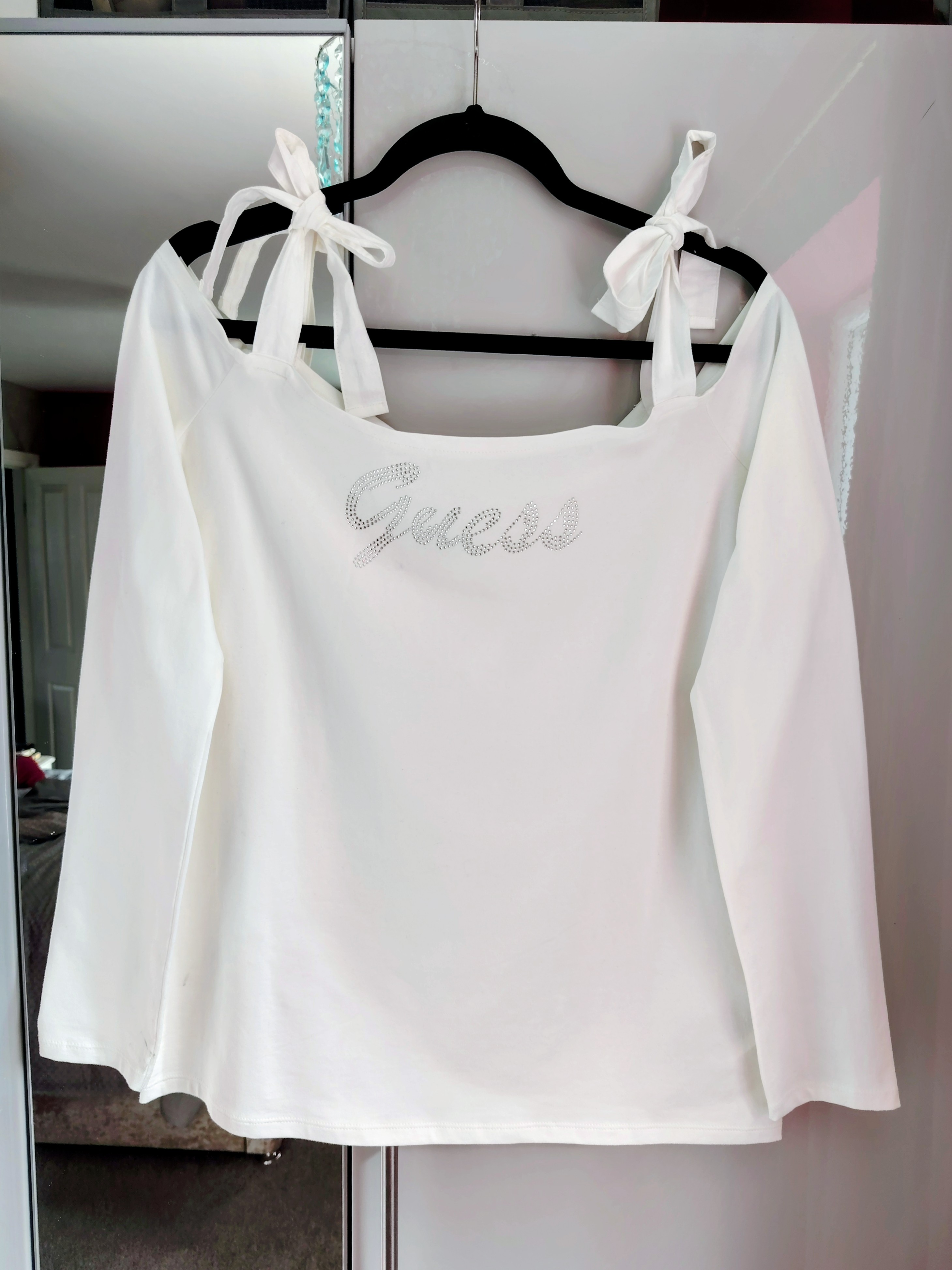 Guess long sleeved top