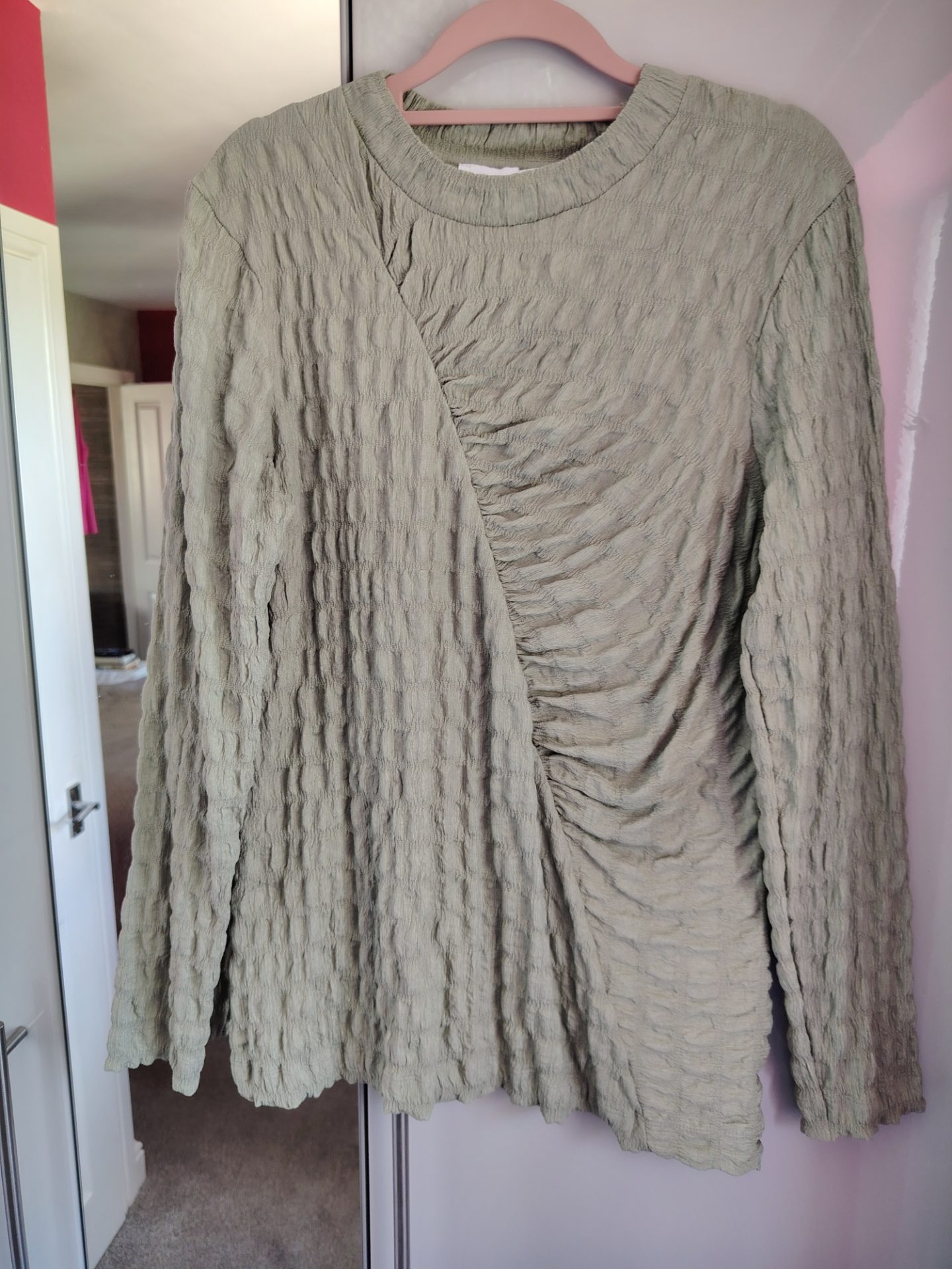 Long sleeveed top
