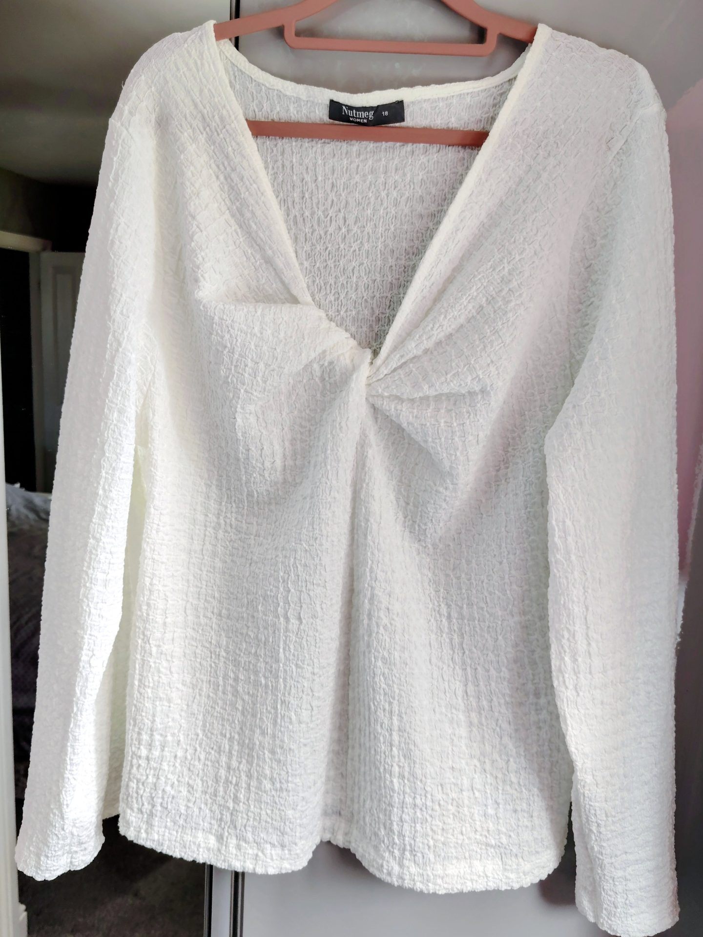 Long sleeveed top