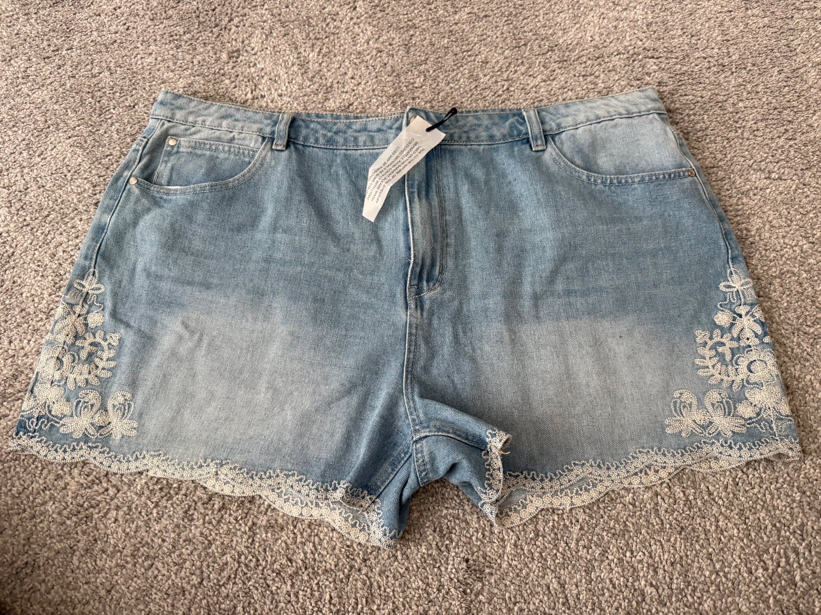 Studio Denim Shorts with light embroidery