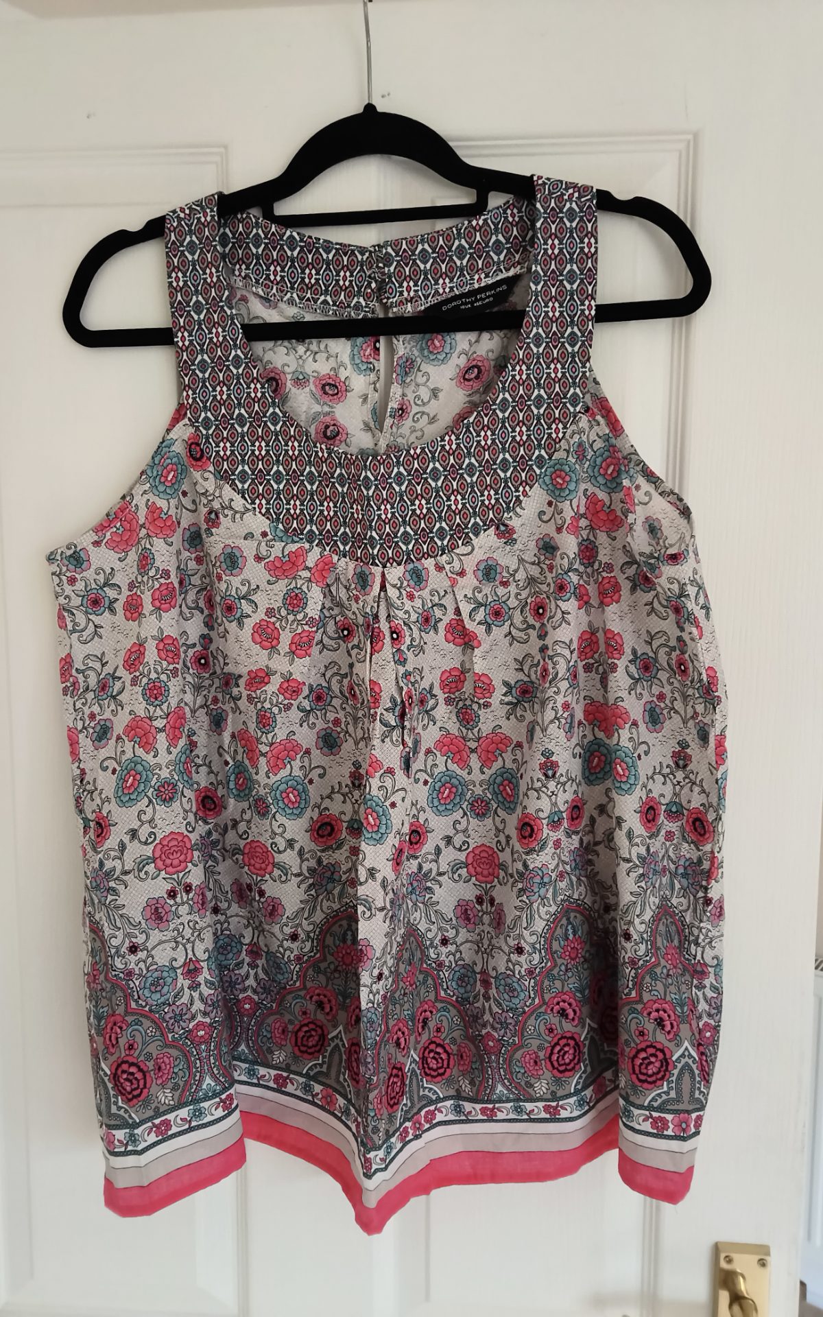 Womens sleeveless top