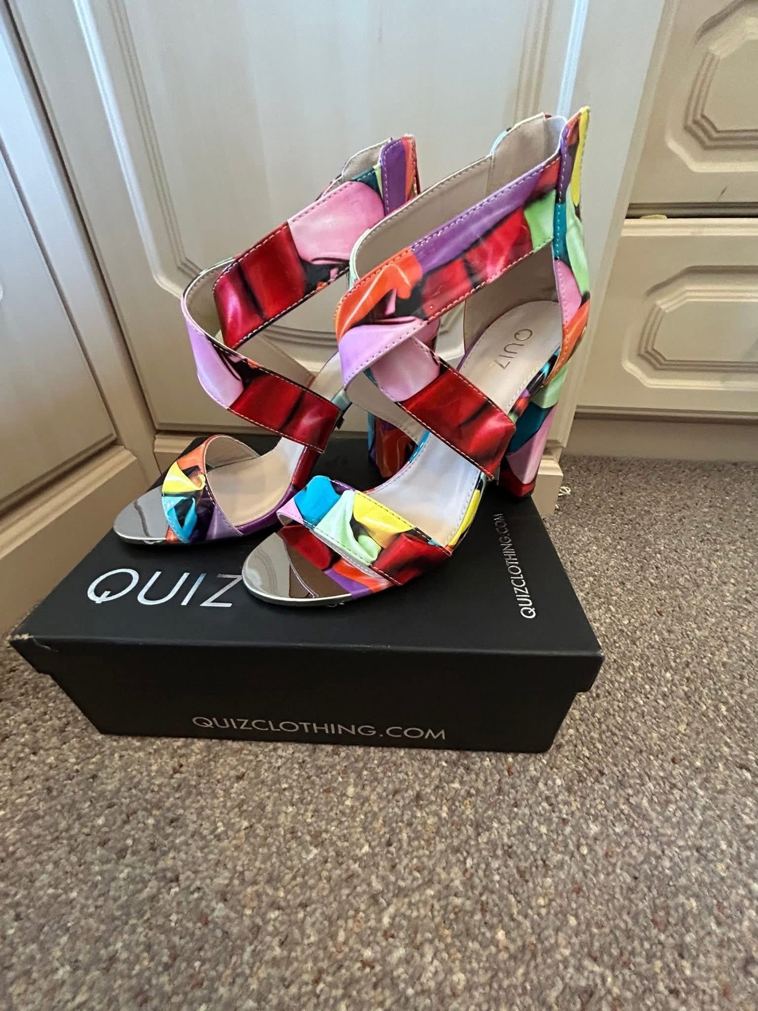 Quiz bag and shoes