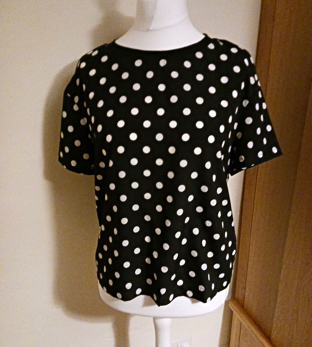 Black and white Polka Dot T shirt size 14