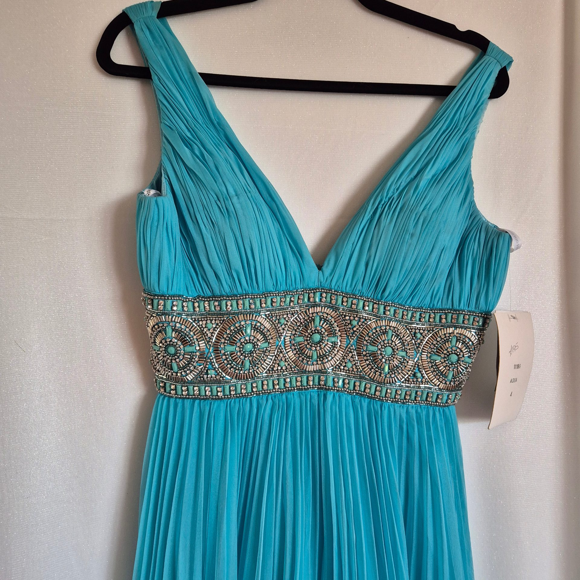 Sherri Hill Aqua pleated ocxasion dress. Size 8