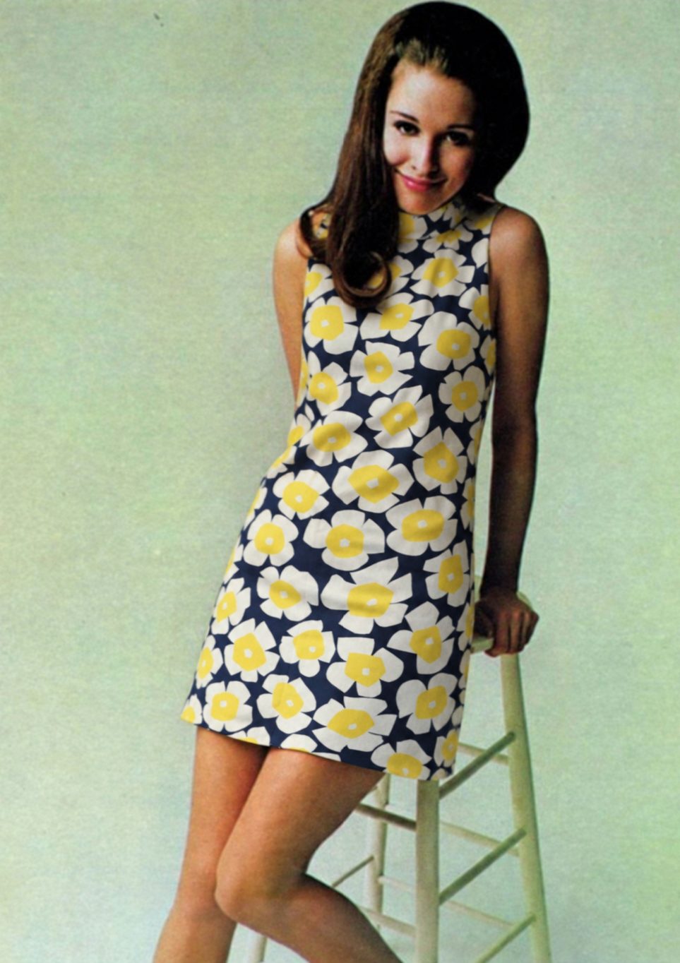 1960s-inspired floral shift dress