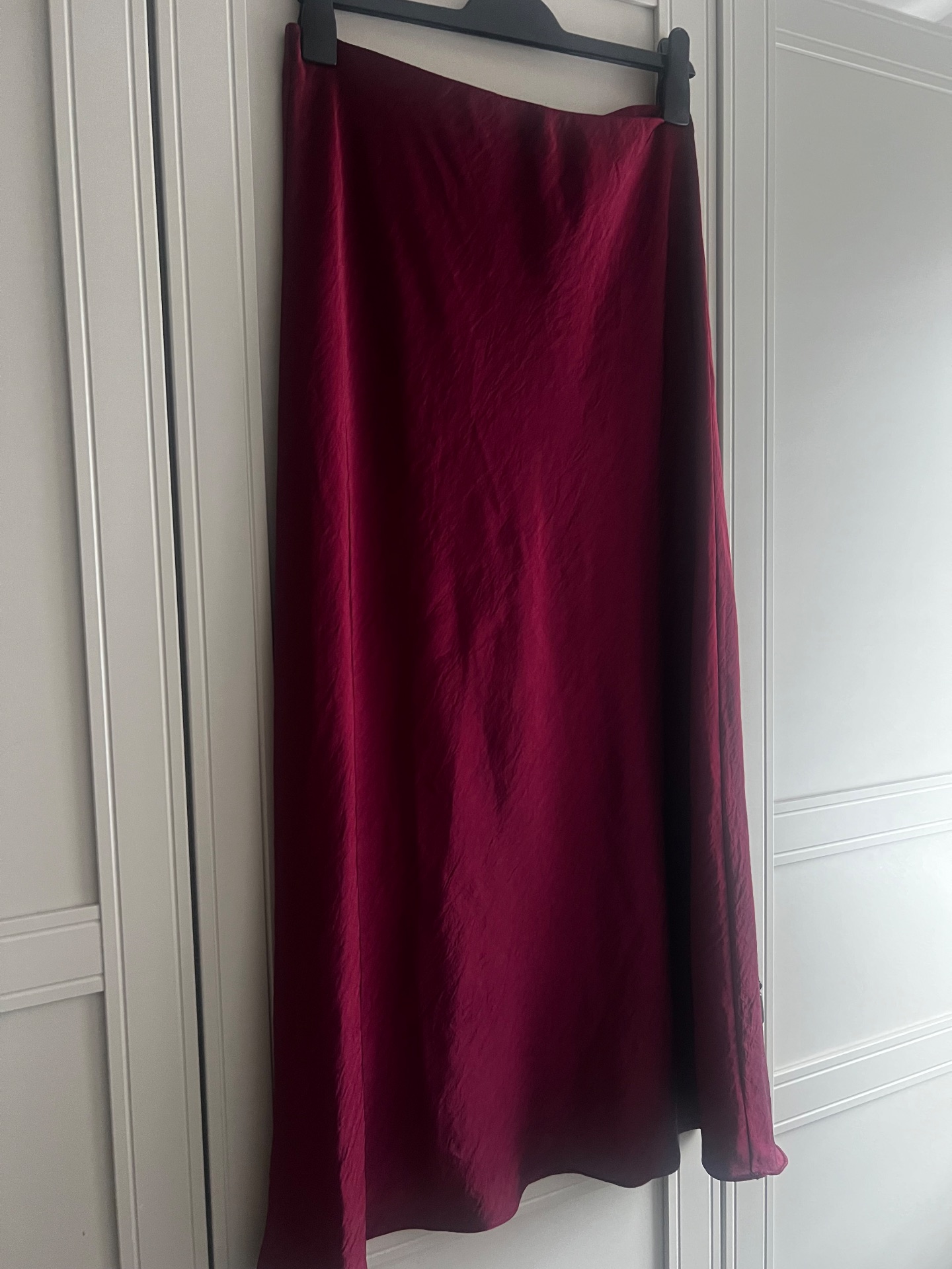 Et vous burgundy satin midaxi skirt size 12